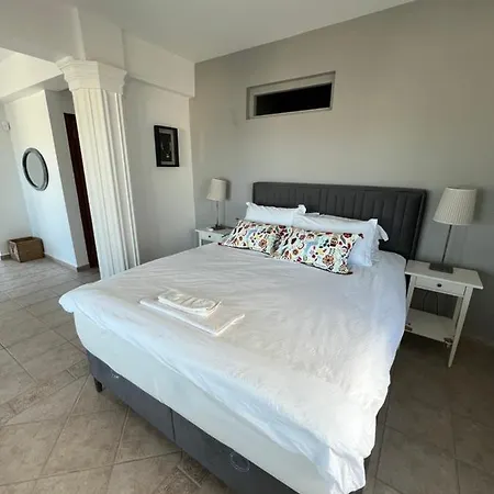 Sunset Villa
